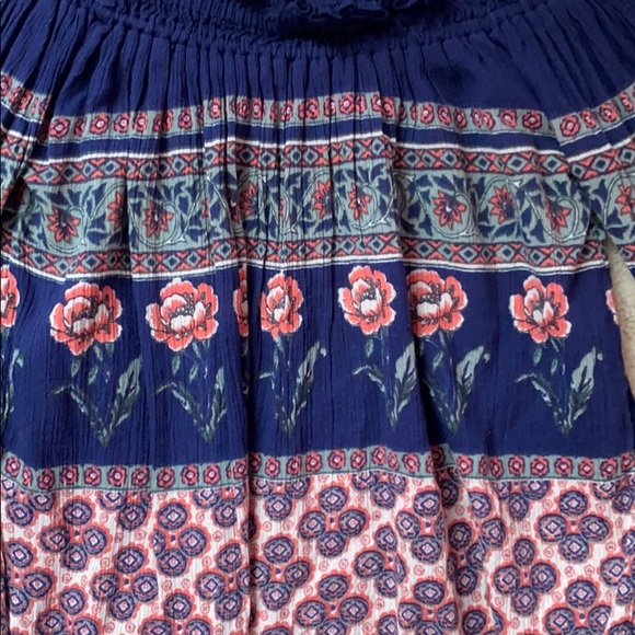 *4/$24* HCO Bohemian Off-the-Shoulder Top - Picture 4 of 5